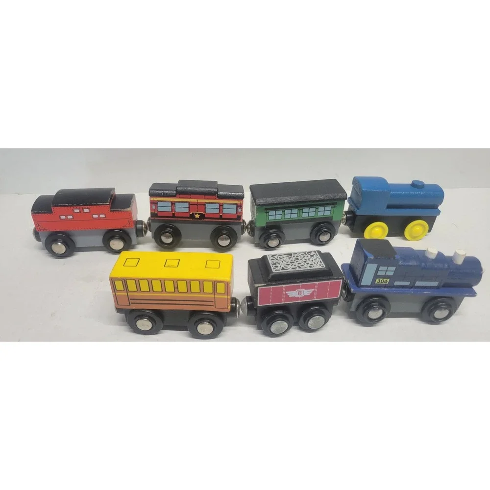 7pc Wooden Magnetic Train Car Set Blue Engine 306 Red Tender 8‎ Railway Toys